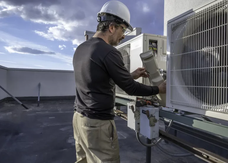 LA IMPORTANCIA DEL MANTENIMIENTO A EQUIPOS DE HVAC PARA GARANTIZAR EL CONFORT Y EFICIENCIA